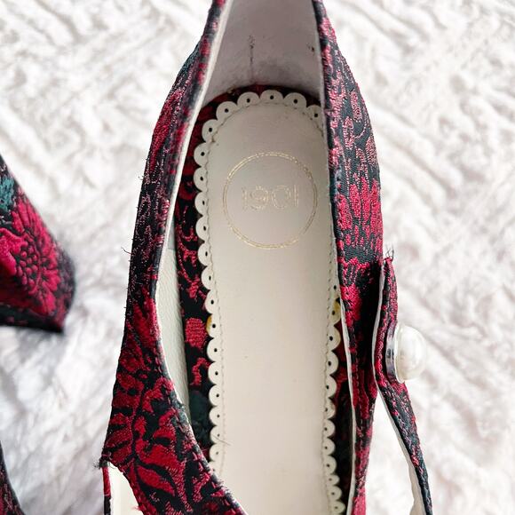 1901 Red Floral Brocade Mary Jane Heels with Pearl Detail - Picture 6 of 10